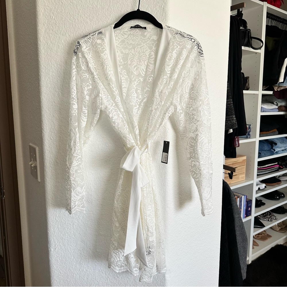 Youmita White Lace Robe Set